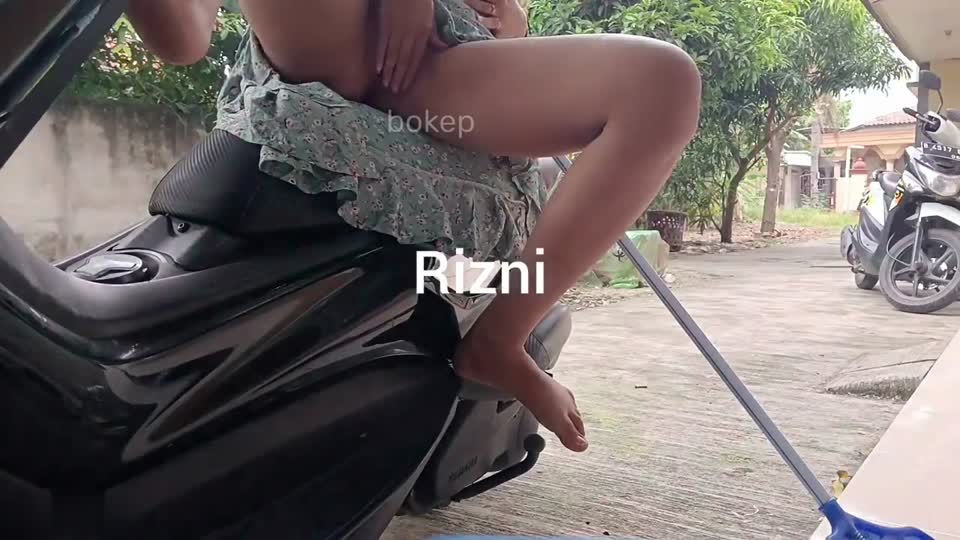 Eksib di motor matic.mp4